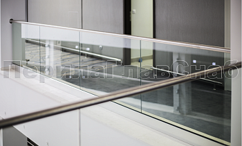 Стеклянные перила для балконов в Омске. Готовые проекты ПерилаГлавСнаб Стеклянные перила для балконов в Омске. Готовые проекты ПерилаГлавСнаб