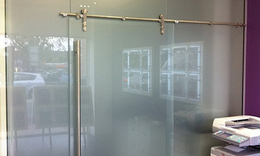 Перегородки из стекла непрозрачные, для офиса купить в Омске