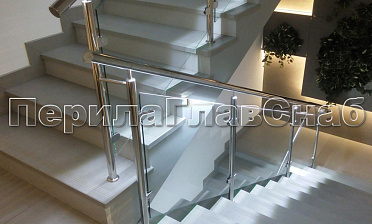 Нержавеющие перила и ограждения со стеклом и подсветкой купить в Омске