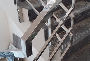 Четырёх и многоригельные перила и ограждения купить в Омске