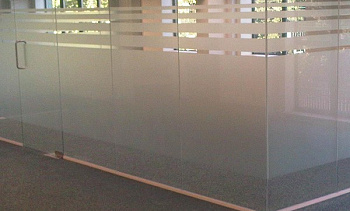 Cтеклянные перегородки - вариант 3 в Омске. Готовые проекты ПерилаГлавСнаб