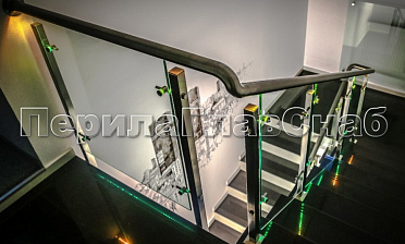 Ограждения со стеклом и подсветкой поручня купить в Омске