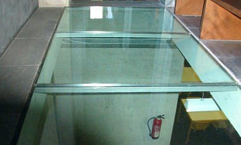 Стеклянный потолок в муниципальном заведении в Омске. Готовые проекты ПерилаГлавСнаб