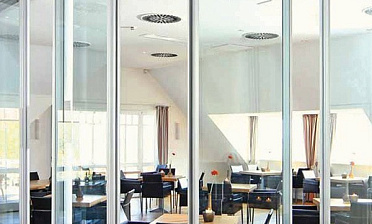 Стеклянные перегородки для зоны отдыха в офисе купить в Омске