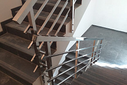 Перила для лестниц из металла в Омске. Готовые проекты ПерилаГлавСнаб - фото 13