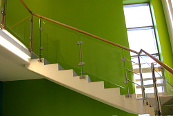 Стеклянные перила для колодезных лестниц в Омске. Готовые проекты ПерилаГлавСнаб - фото 12