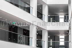 Стеклянные ограждения для торговых  и бизнес центров в Омске. Готовые проекты ПерилаГлавСнаб - фото 24