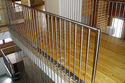 Перила и ограждения с вертикальным заполнением в Омске. Готовые проекты ПерилаГлавСнаб - фото 18