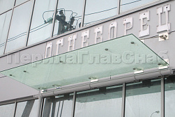 Стеклянные козырьки на вантах в Омске. Готовые проекты ПерилаГлавСнаб - фото 24