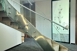 Стеклянные перила для винтовых лестниц в Омске. Готовые проекты ПерилаГлавСнаб - фото 7