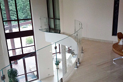 Стеклянные перила для балконов в Омске. Готовые проекты ПерилаГлавСнаб - фото 19