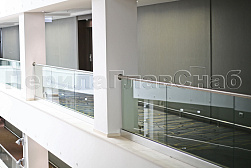 Стеклянные ограждения для торговых  и бизнес центров в Омске. Готовые проекты ПерилаГлавСнаб - фото 18