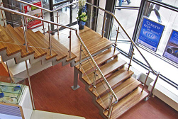 Стеклянные перила для лестниц в Омске. Готовые проекты ПерилаГлавСнаб - фото 16