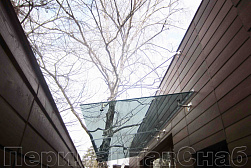 Стеклянные козырьки на вантах в Омске. Готовые проекты ПерилаГлавСнаб - фото 26