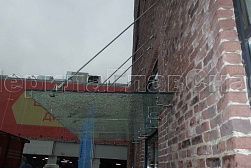 Стеклянные козырьки на вантах в Омске. Готовые проекты ПерилаГлавСнаб - фото 21