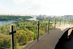 Цельностеклянные ограждения для крыш в Омске. Готовые проекты ПерилаГлавСнаб - фото 3