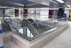 Стеклянные ограждения для торговых  и бизнес центров в Омске. Готовые проекты ПерилаГлавСнаб - фото 14