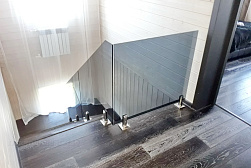 Стеклянные перила для лестниц в Омске. Готовые проекты ПерилаГлавСнаб - фото 12