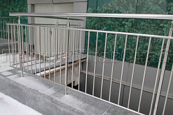 Перила и ограждения с вертикальным заполнением в Омске. Готовые проекты ПерилаГлавСнаб - фото 7