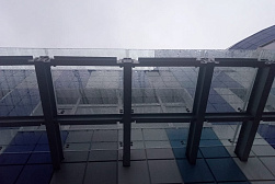 Стеклянные козырьки на спайдерах в Омске. Готовые проекты ПерилаГлавСнаб - фото 10