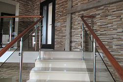 Перила и ограждения из нержавейки и дерева в Омске. Готовые проекты ПерилаГлавСнаб - фото 27