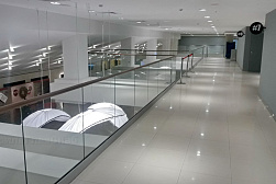 Цельностеклянные ограждения на несущем стекле в Омске. Готовые проекты ПерилаГлавСнаб - фото 2