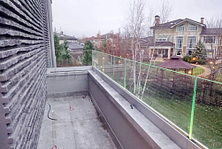 Стеклянные перила для балконов в Омске. Готовые проекты ПерилаГлавСнаб - фото 21